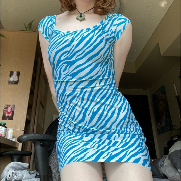 Blue & white zebra print dress - Picture 1 of 5